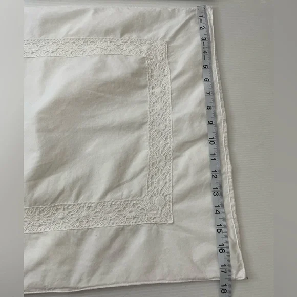 VTG White Cotton Pillow Shams W/ Crochet Lace Trim 25” X 17.5” - Picture 4 of 6